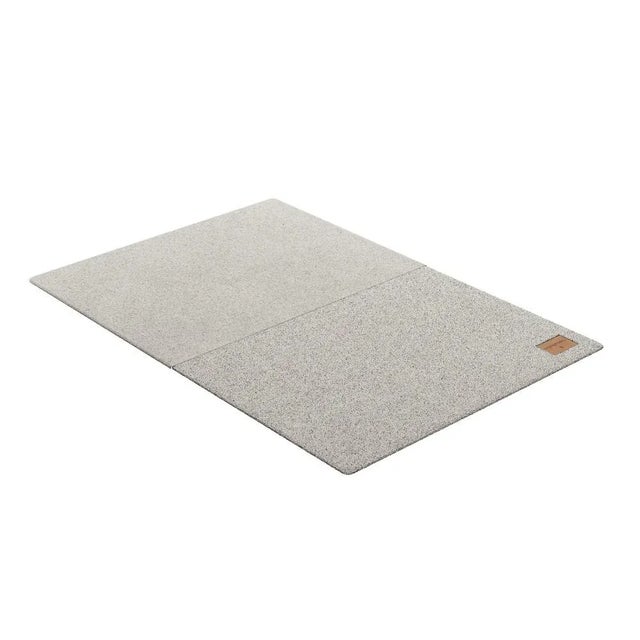 Tapis Retro #024 is a retro rug with a rectangular shape and a neutral color. Inspired by architectural lines, this...