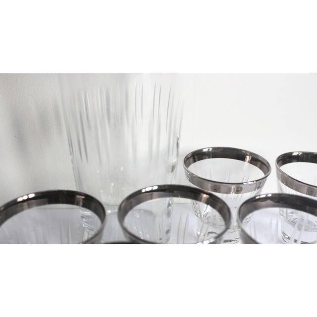 Dorothy Thorpe 1960s Cocktail Shaker Mid-Century Modern Etched Glass With 5 Silver Rimmed and Etched Glasses Martini Set- 6 Pieces For Sale - Image 4 of 10