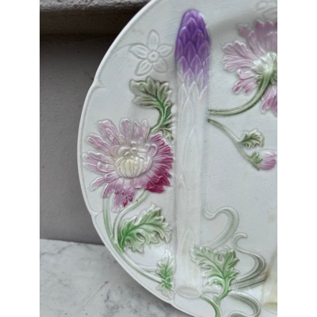 Art Nouveau Majolica Asparagus Plate With Mums Keller & Guerin Saint Clement For Sale - Image 3 of 5