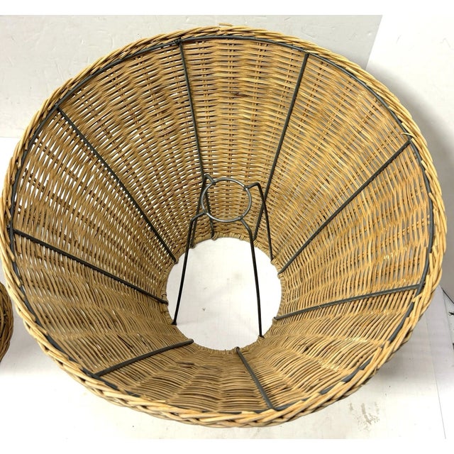 Wood Vintage Mid-Century Modern Wicker Table Lamp For Sale - Image 7 of 7