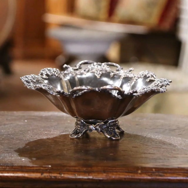 19th Century French Silver Plated Bread Basket With Vine Decor For Sale - Image 9 of 13