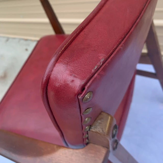 1960s Mid-Century Modern Gunlocke Red Vinyl Wooden Office Chair For Sale - Image 5 of 12