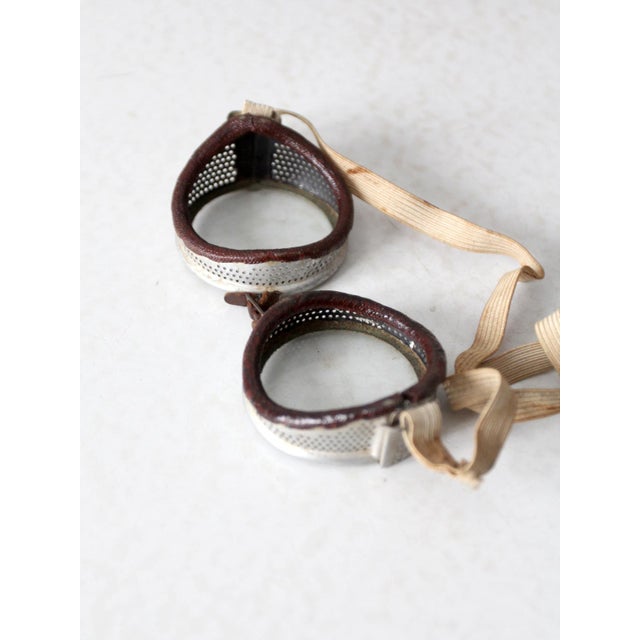 Vintage 1940's Wilson Goggles With Case For Sale - Image 6 of 9