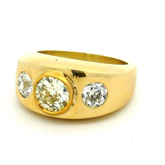 Vintage 1970s 18k Gold Diamond Gypsy Ring, 1.75 Carats Total, Size 5.75 For Sale In Miami - Image 6 of 16
