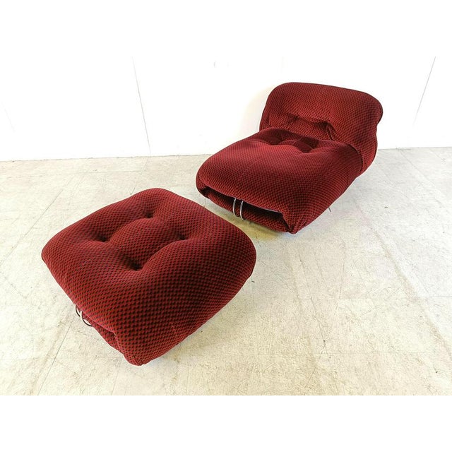 Textile Set of Soriana Lounge Chair and Ottoman by Afra & Tobia Scarpa for Cassina, 1970s For Sale - Image 7 of 11