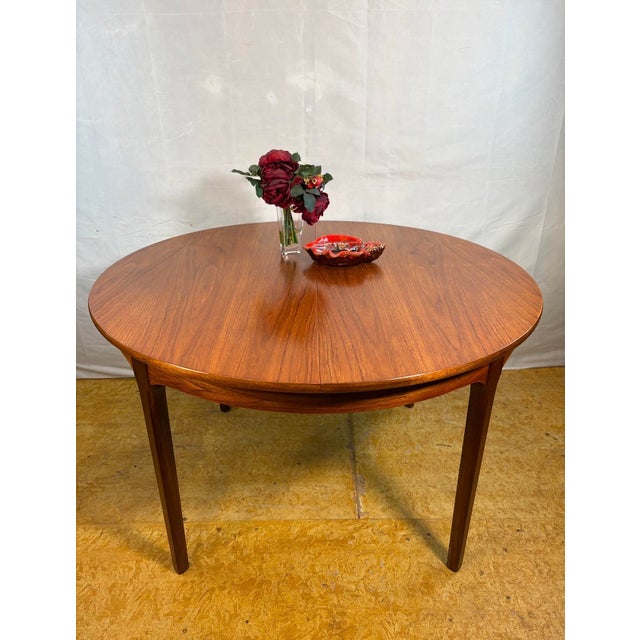 1960s Mid-Century Teak Round Extending Dining Table from Nathan, 1960-1970 For Sale - Image 5 of 12