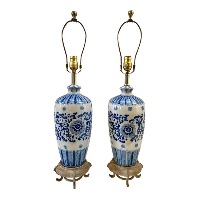 Porcelain Blue & White Traditional Chinoiserie Chinese Hand-Painted Table Lamps - A Pair For Sale