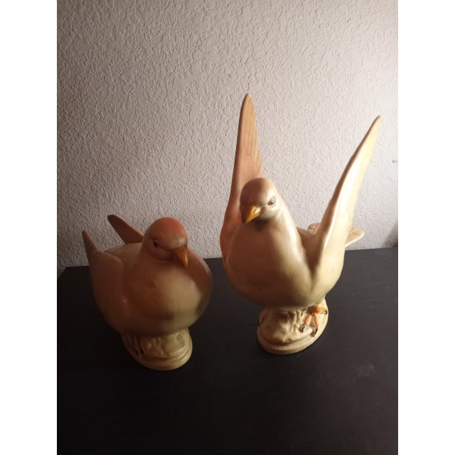 Pair of Vintage 1980s Royal Haeger Usa 649 650 Doves Figurines For Sale - Image 12 of 13