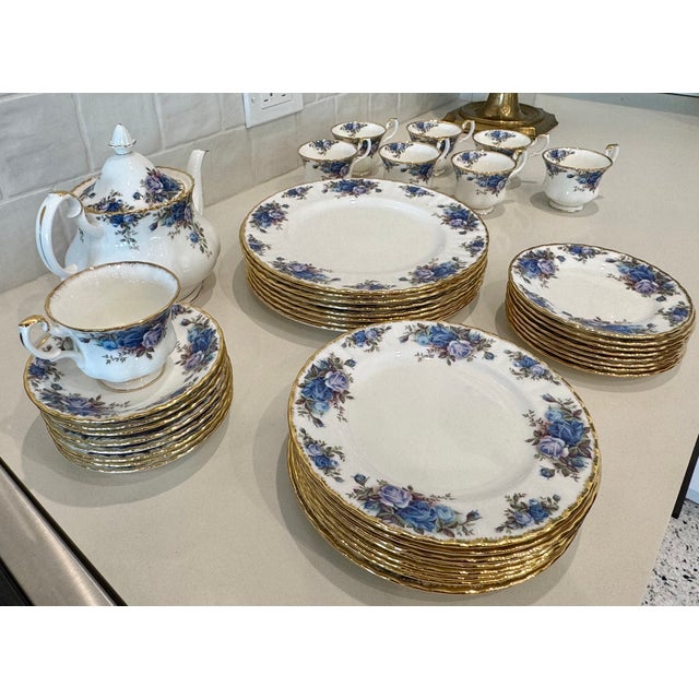 1980s Royal Albert Moonlight Rose Set - Made in England - Service for 8 - Mint / New: 41pc For Sale - Image 12 of 14