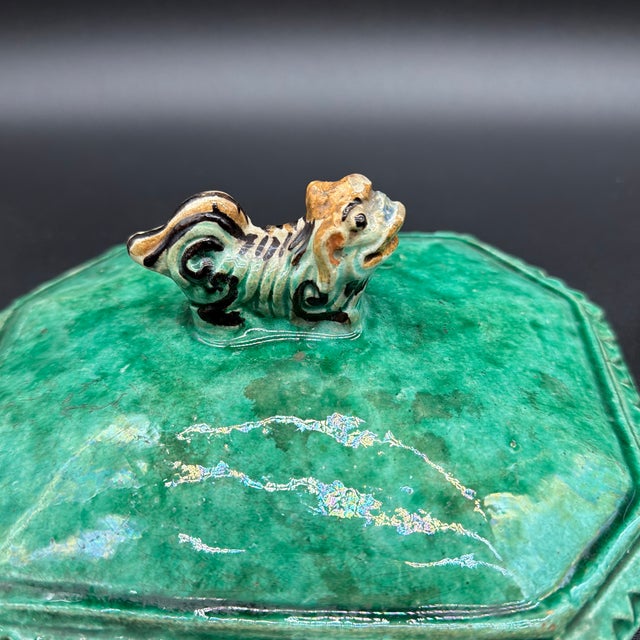 Antique Chinese Sancai Glazed Porcelain Tureen Lids With Foo Dog Finials - a Pair For Sale - Image 4 of 12
