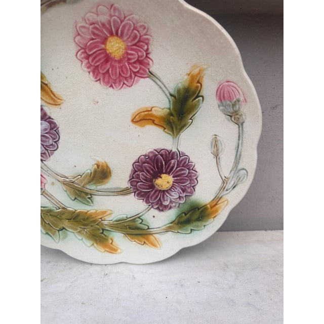Orchies French Majolica Dalhias Plate Orchies, Circa 1900 For Sale - Image 4 of 5