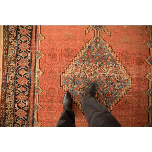 :: Diamond shaped center medallion with interior henna plant design motif atop a sky and watery blue ground with stepped...