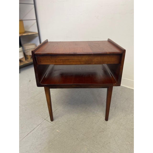1970s Vintage Mid Century Modern Heywood Wakefield Cliff House End Table. For Sale In Seattle - Image 6 of 10