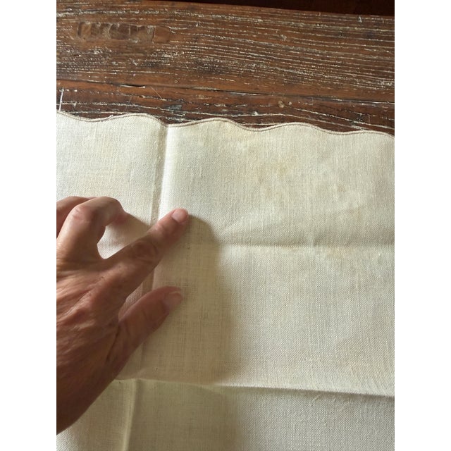Vintage Mid Century Modern Bucilla All Linen Luncheon Napkins, Drawn Thread Embroidery, Scalloped Edges - Set of Four For Sale - Image 9 of 10