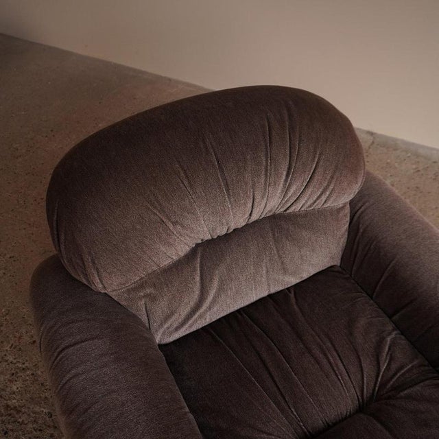 Vintage Italian Lounge Chair For Sale - Image 4 of 11
