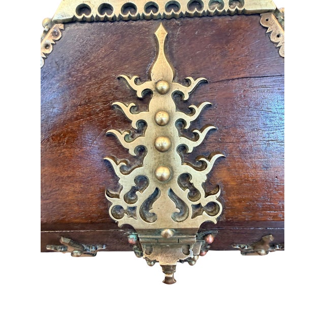 18th Century Brass Mounted and Lacquered “Marriage” Dowry Box. Exquisite For Sale In Washington DC - Image 6 of 9
