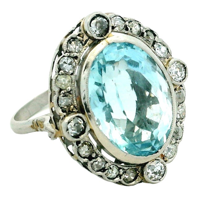 1930s Art Deco Platinum Aquamarine Diamond Halo Ring, 10 Ct, Size 8 For Sale