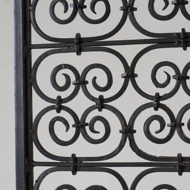 Antique Fire Screen in Wrought Iron, Late 19th Century For Sale - Image 3 of 10
