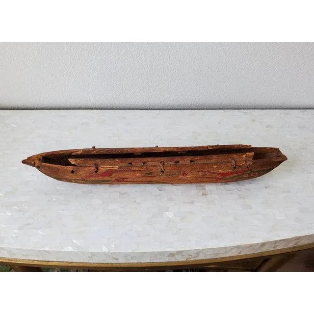 Wood Scarce Native American Carved Painted Antique Dugout Canoe Model For Sale - Image 7 of 12