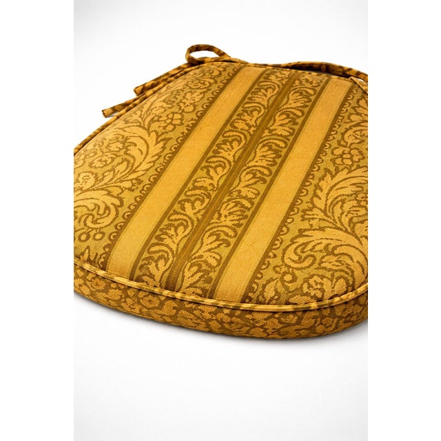 French Country Vintage 1970s–1980s Damask Velvet Chair Seat Cushions With Ties – Pair – Gold & Olive Upholstery For Sale - Image 3 of 3