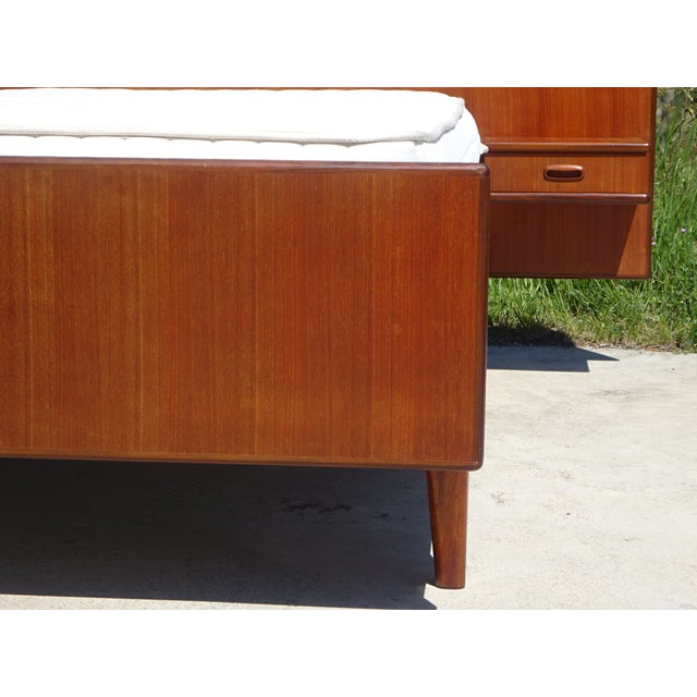 Vintage Teak Bed with Integrated Nightstand, 1960s For Sale - Image 4 of 18