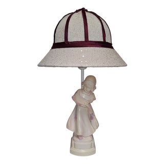 Vintage Italian Table Lamp Depicting a Reading Girl in Stonelite, 2000s For Sale