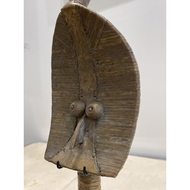 This exceptional kota reliquary comes from the mahogwe tribe, which lives along the ogooué river in gabon. The mahogwe are...