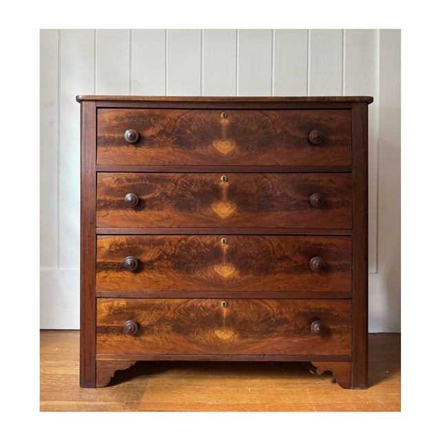 Early 19th Century American Chest of Drawers For Sale - Image 9 of 9
