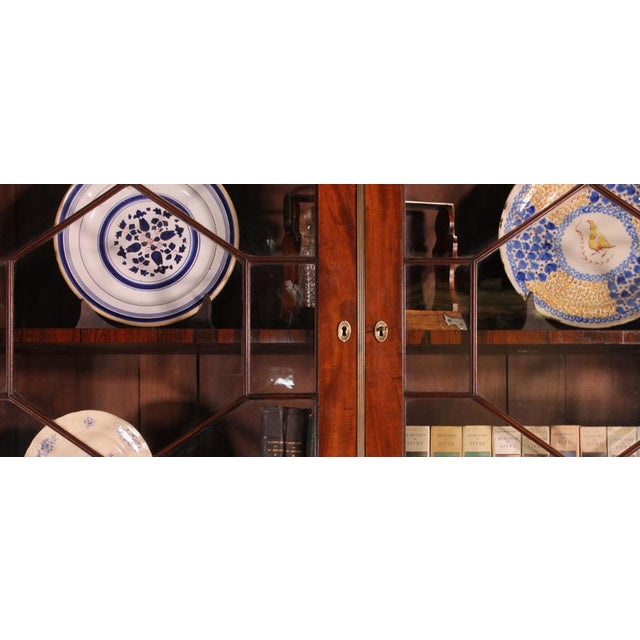 18 Century Hepplewhite Bookcase in Mahogany, 1775 For Sale - Image 11 of 16