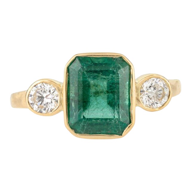 2.41 Ctw Natural Emerald Diamond Three Stone Engagement Ring Size 7 (All Sizes Available) For Sale