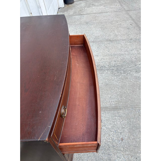 Early 20th Century Antique Colonial Revival Dresser Early 1900s | Mahogany Four Drawer Chest With Federal Style Details | Classic American Antique Furniture For Sale - Image 5 of 12