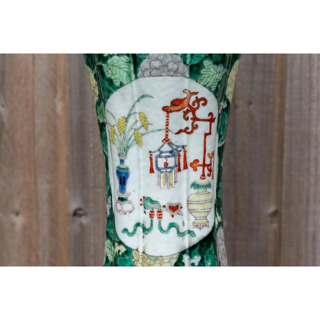 Early 19th Century Qing Dynasty Chinese Famille Verte Wucai Porcelain Vase For Sale - Image 12 of 18