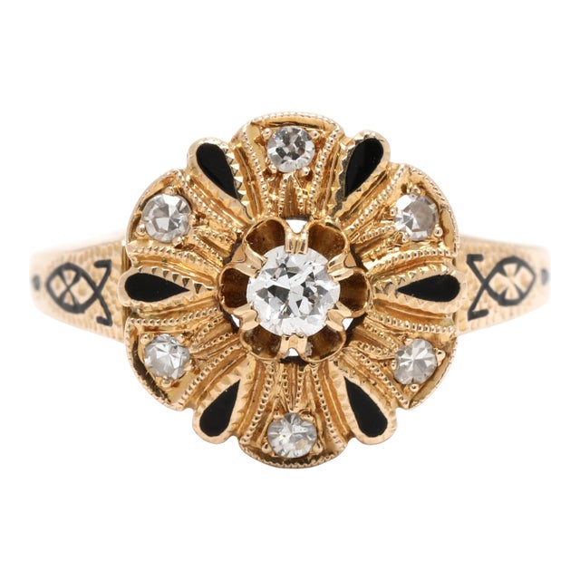 Vintage .20ctw Diamond & Enamel Ring, 14k Yellow Gold, Ring Size 5.5 For Sale