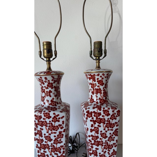 1960s Vintage Chinese Hand-Painted Porcelain Table Lamps With Red Floral Motifs – Pair For Sale - Image 10 of 12