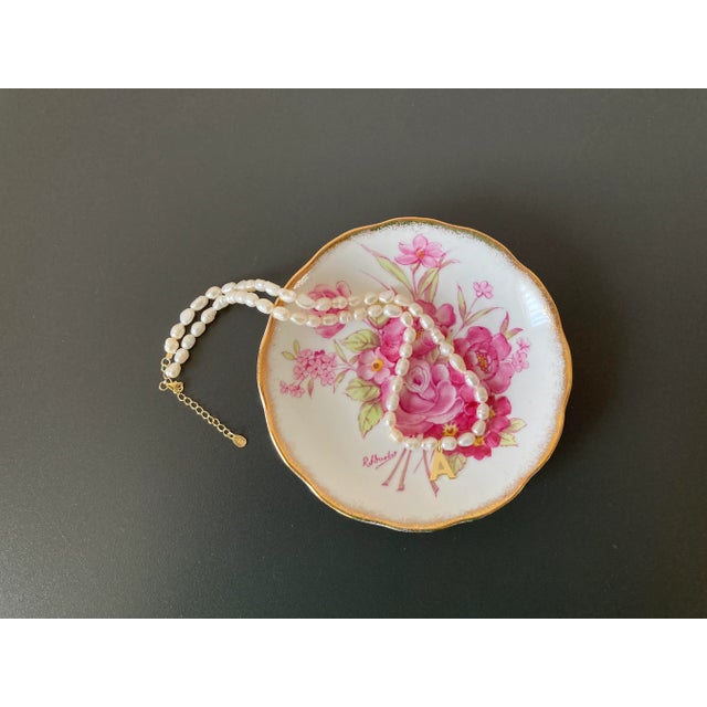 Early 20th Century Victorian English Pink Flower Porcelain Jewelry Dish With Gold Rim by Roslyn For Sale - Image 5 of 12