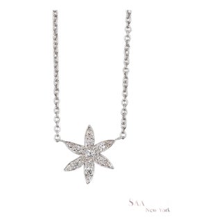 18k(750) White Gold Natural Diamond Pendant Necklace With Chain For Sale