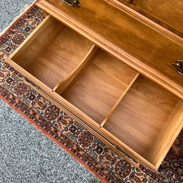 1960s Ethan Allen Heirloom Collection Rustic Traditional Solid Maple 7 Drawer Chest on Chest Highboy Dresser (10-5305 Nutmeg) For Sale - Image 15 of 17