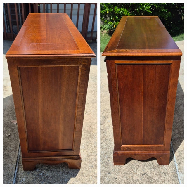 Late 20th Century 1990s Vaughan Early American Colonial Revival Cherry Chest of Drawers Dresser Bureau W/ Door & 11-Drawers For Sale - Image 5 of 14
