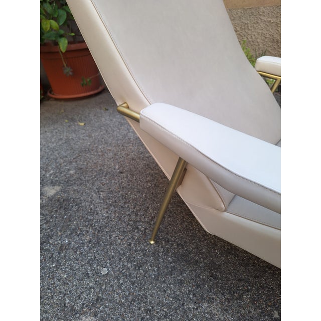 Dezza D.153.1 Armchair in Two-Tone Leather by Gio Ponti for Molteni, 1990s For Sale - Image 9 of 17
