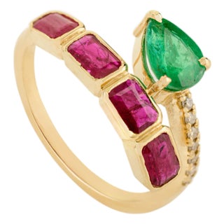 14k Gold Natural 1.59 Ct Ruby Emerald Birthstone Duet Modern Bypass Ring Size 5.5 For Sale