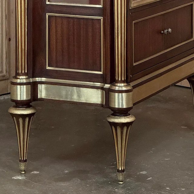 Antique French Louis XVI Mahogany Vitrine With Carrara Marble For Sale - Image 9 of 18