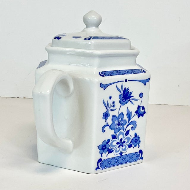 Vintage Italian Tuscany Style Blue & White Botanical Design Porcelain Tea Pot. For Sale - Image 6 of 11
