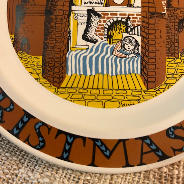 1990s A Bendigo Pottery Christmas Plate From 1990 For Sale - Image 5 of 6