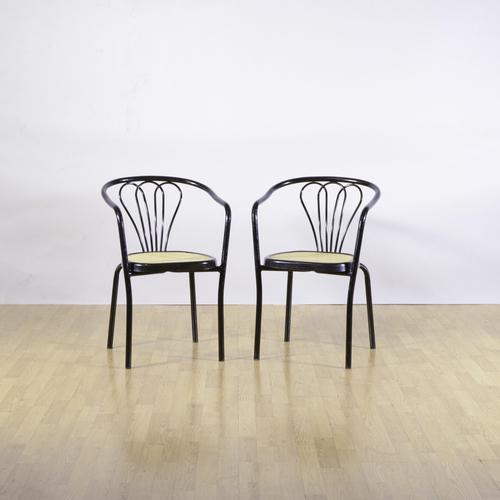 This versatile set of chairs, featuring a minimalist and functional design, offers a modern furnishing solution inspired...