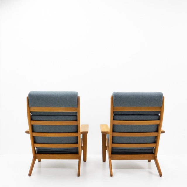 GE 290 Armchairs by Hans Wegner for Getama, 1960s, Set of 2 For Sale - Image 4 of 14