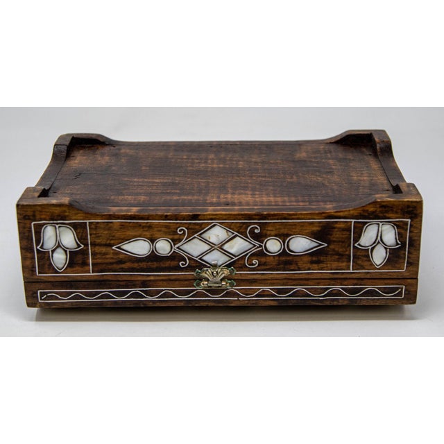 Anglo-Indian Mother of Pearl Inlaid Jewelry Box For Sale - Image 10 of 11