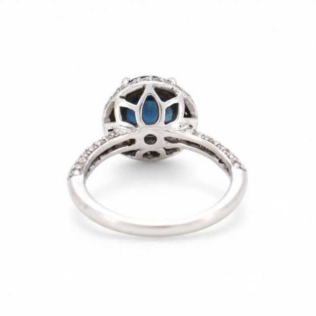 Contemporary 18k Gold Diamond Halo Sapphire Ring - Circa 2000, Size 7 For Sale - Image 4 of 7