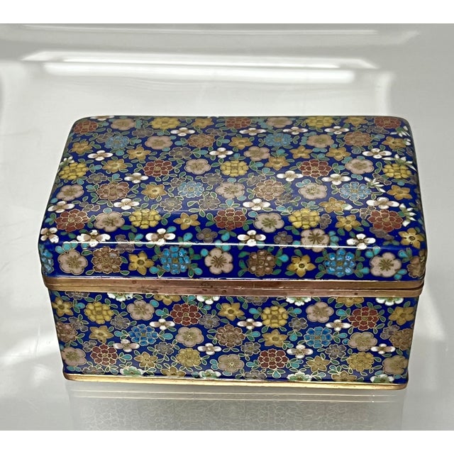 An exceptional fine cloisonné enameled box, dating from the late Qing Dynasty to the early Republic period (late19th...