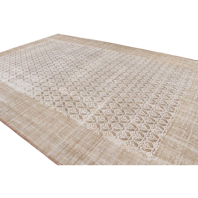 18th Century Antique Boteh Paisley Beige and Off-White Wool Rug For Sale - Image 5 of 7