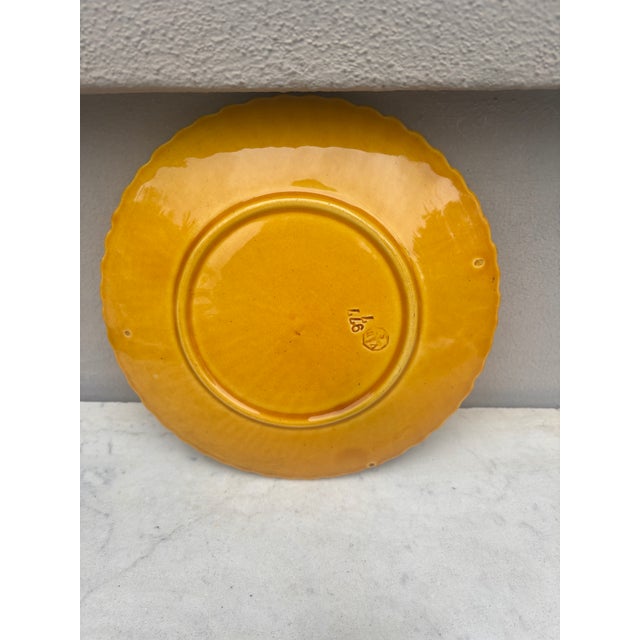 Villeroy & Boch Yellow Majolica Wheat & Butterfly Plate Villeroy Boch For Sale - Image 4 of 4